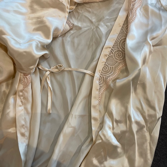 100% silk  nigh gown rob sets 2 pieces size L - Picture 4 of 11